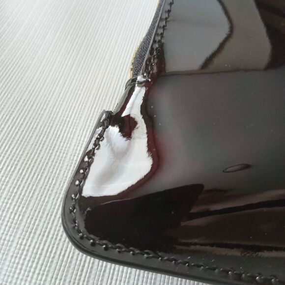 Luana Italy Giorgio Small Burgundy Red Vinyl Cheetah Pattern Phone Case Wristlet - Picture 3 of 12